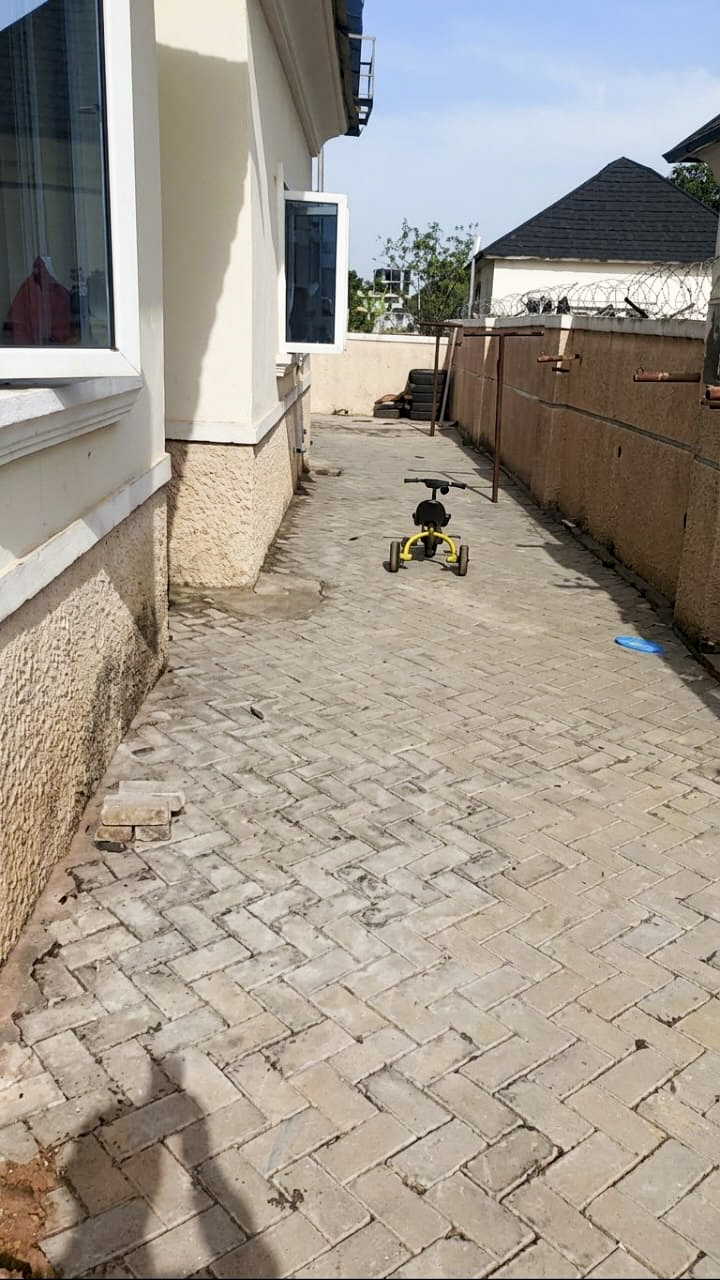 3Bedroom Fully Detached Bungalow with BQ in Lugbe, photo 4