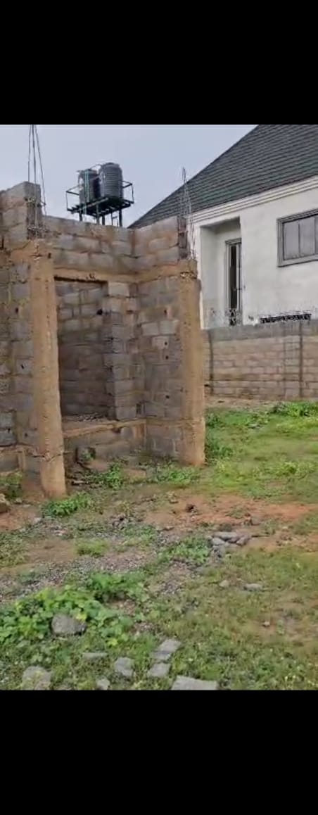500Sqm 4Bedroom Fully Detached Duplex Decking Level Carcass with BQ Space in Lugbe, photo 3