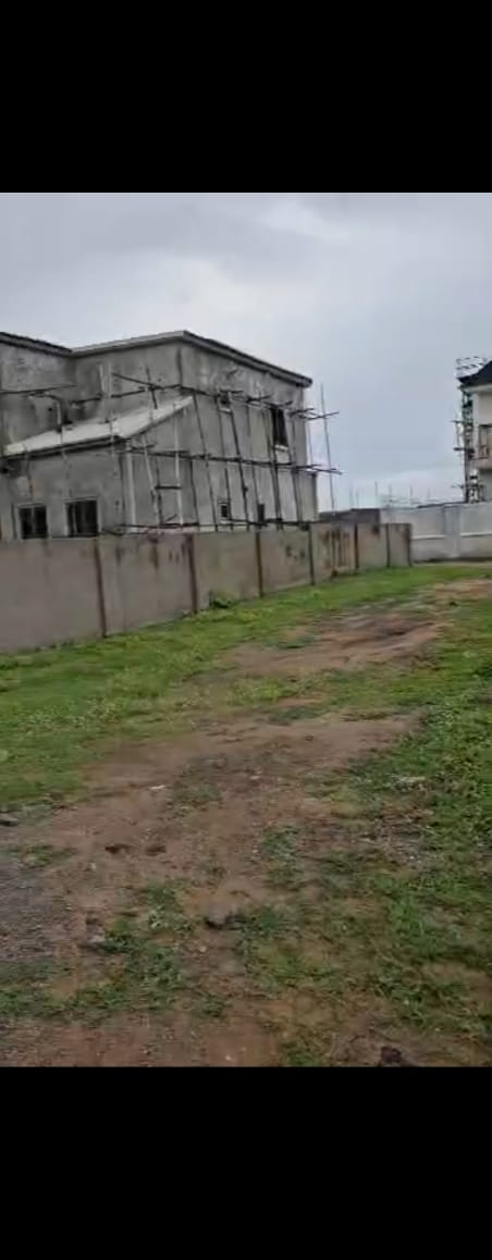 500Sqm 4Bedroom Fully Detached Duplex Decking Level Carcass with BQ Space in Lugbe, photo 4